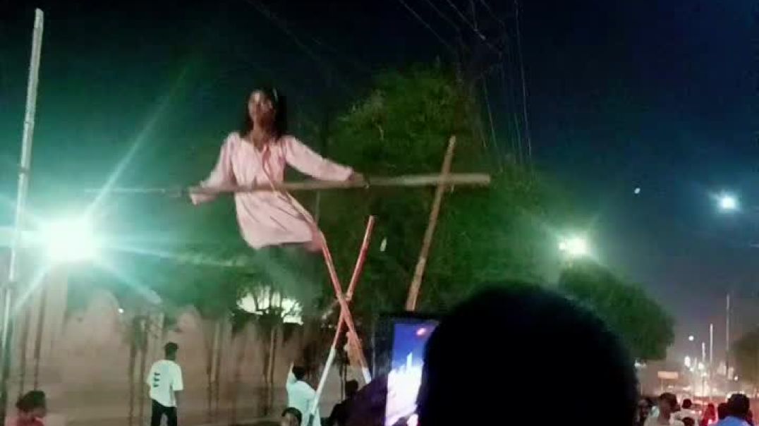 ⁣Balance on rope 🪢