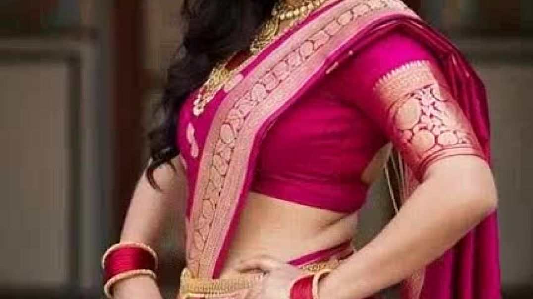 ⁣एक भारतीय लड़की 30 साल की उम्र साड़ी पहनी हुई बोल्ड बॉडी डांस करती हुई