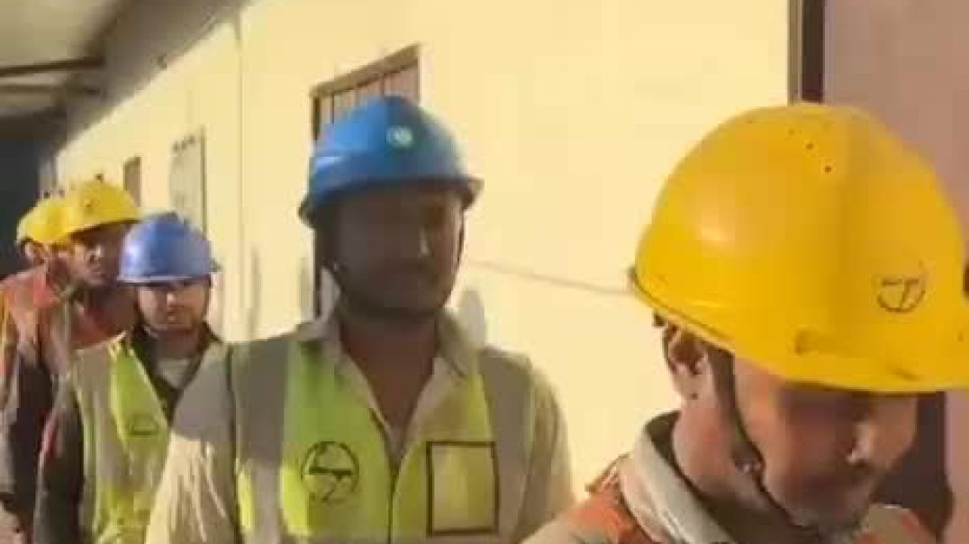 ⁣L &T Labour Going to Work SandyMario