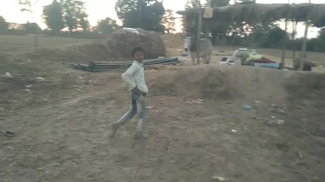 ⁣ये किया कर रहा नैतिक😛😛