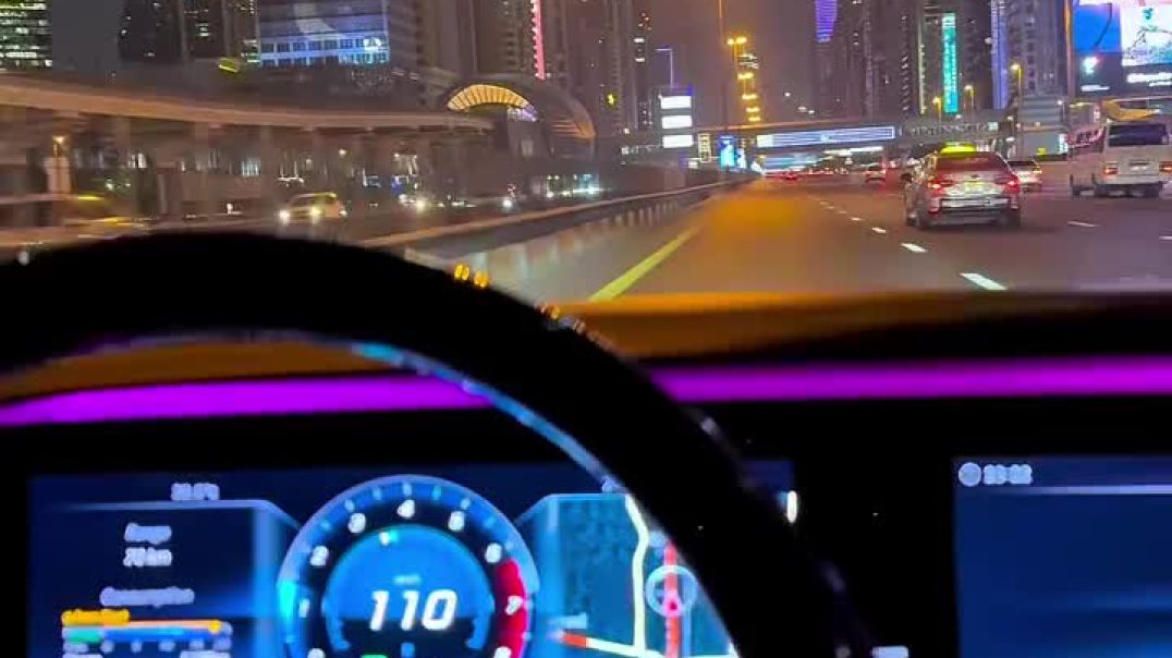 ⁣Dubai Scene #mercedes