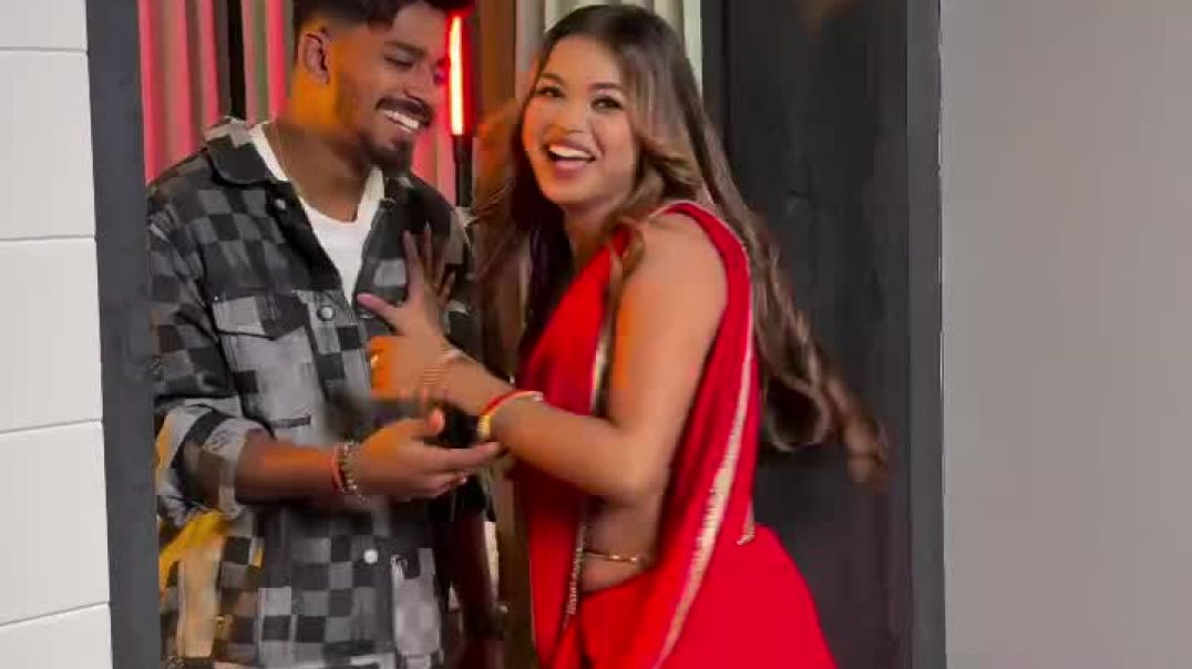 ⁣Behind the scenes fun