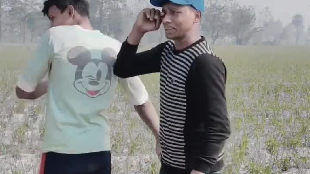 Aap_logon_ke_liye_laddu_lai_hun_😁😂_#comedy_#funny_#viralshort__#trendingshort_#Daya_comedy_club(720p