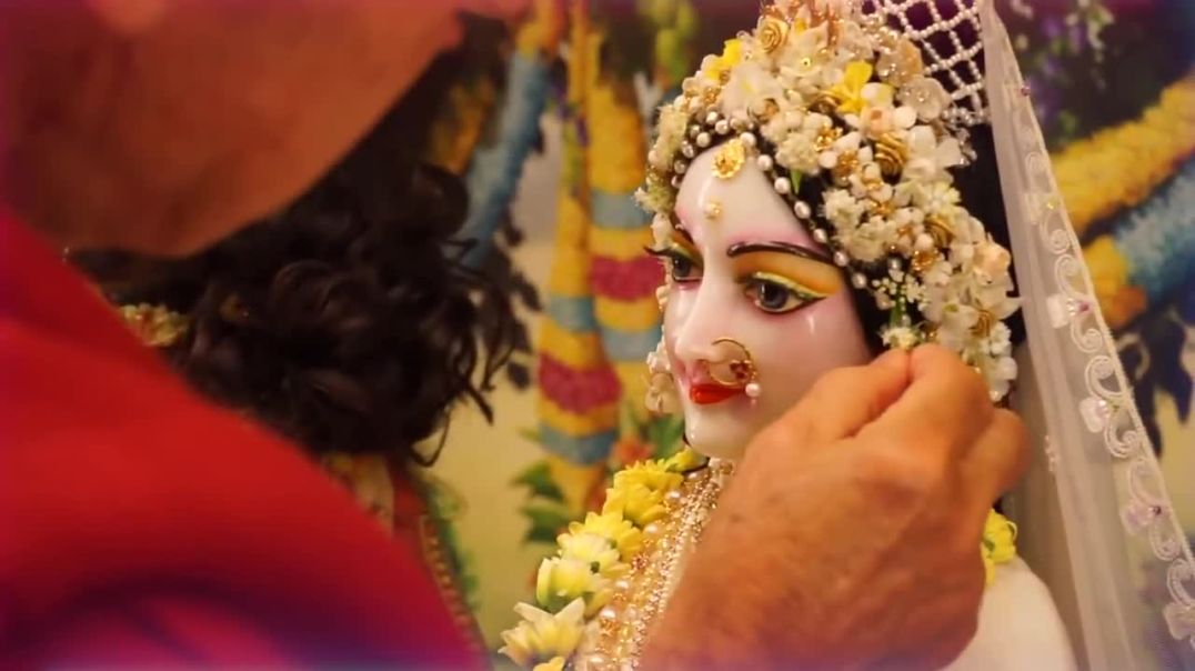 ⁣RADE KRISHNA BHAJAN