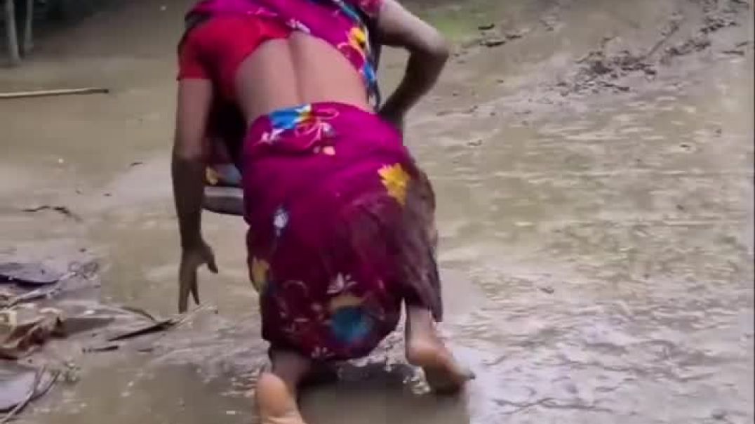 ⁣ये क्या हो गया भाई 😯🤣 | Viral Comedy Video 📸 | Gay ne aadmi ko ghasit ke le gya