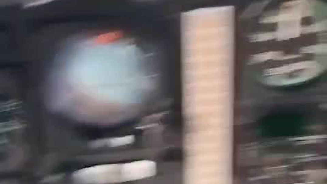 ⁣हेलीकॉप्टर 🚁🚁अंदर से कैसे दिखता है 🤔🤔 आओ मैं तुम्हें दिखाता हूं आओ मैं तुम्हें दिखाता हूं।