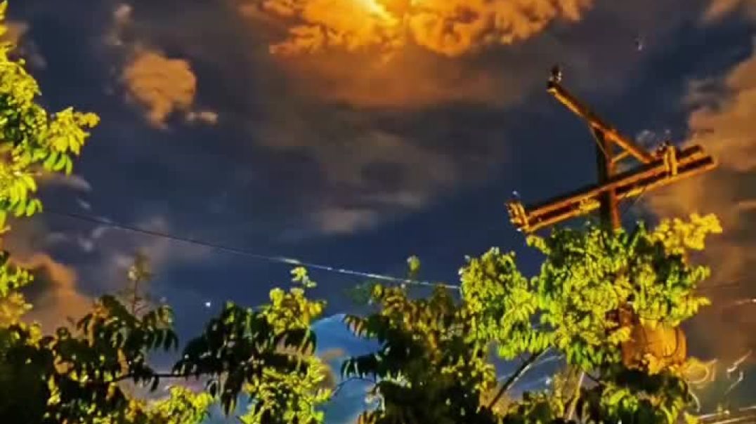 ⁣uthd ke teri julfe karti hai kya isare