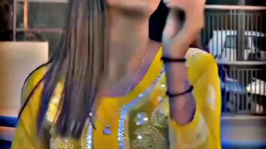 ⁣🔥 Attitude Walk Style | Bhojpuri Song पर धांसू Girl Performance