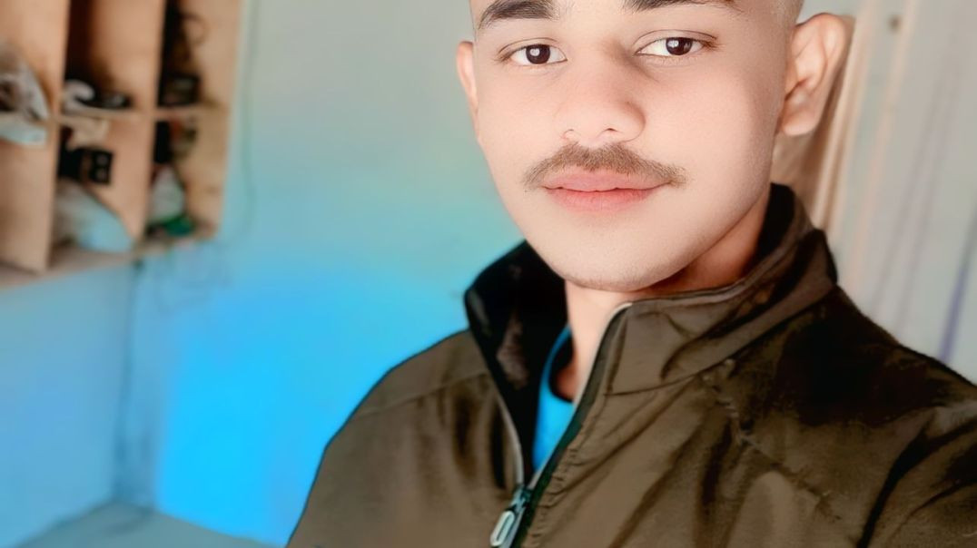 ⁣खुले आम 😰 स्टेशन पर बजा दिया गाना 😁😂😂 railway station moments Supaul 😅