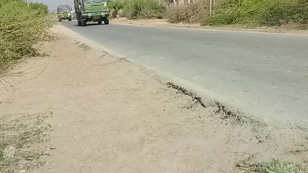 ⁣Indian Army Truck Army truck sound mein bloging