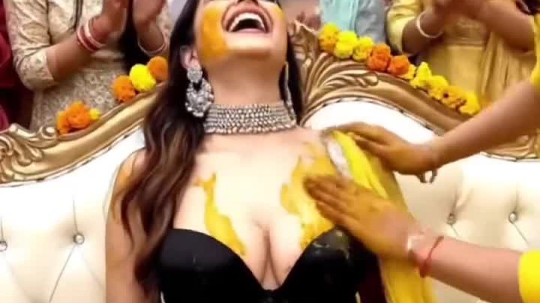 ⁣शादी में कैसे लगाईं हल्दी 😀