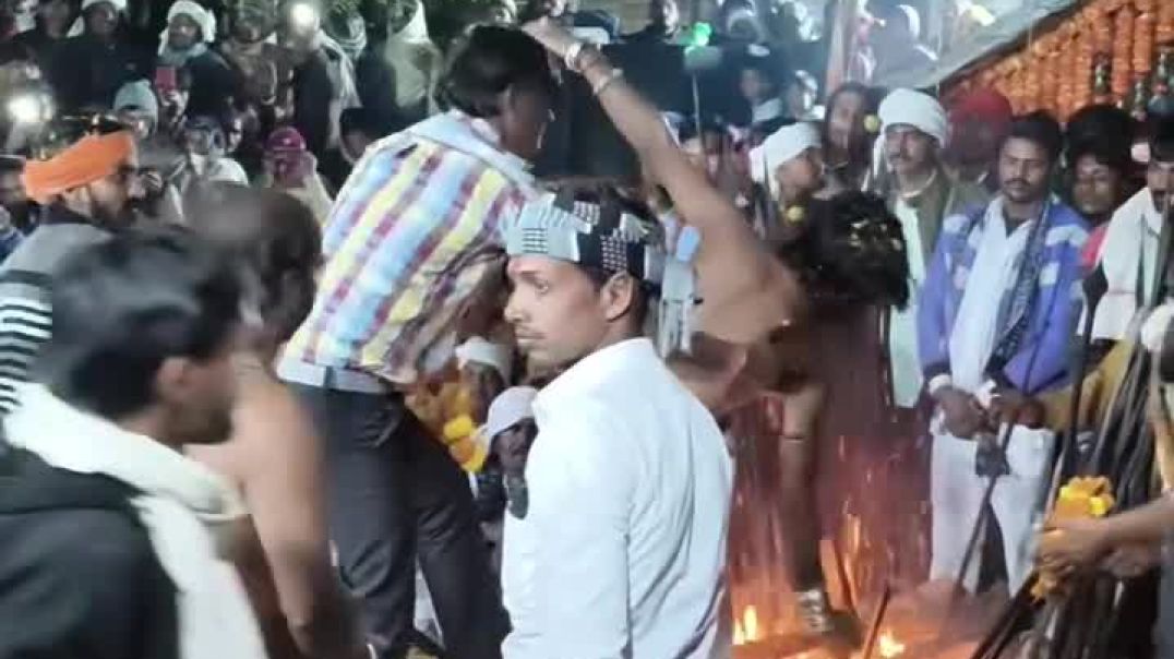 ⁣जिंद दरबार पिपलाई _जिंद बाबा जलती आग से खेलते हुए_🙏(720P_HD)