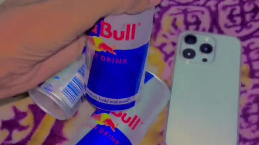 ⁣Red bull chill enjoy