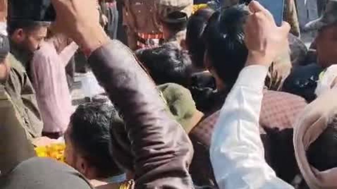 ⁣फराह, मथुरा निवासी, JCOs सुबेदार लायक राम सिंह का आज अंतिम संस्कार किया गया