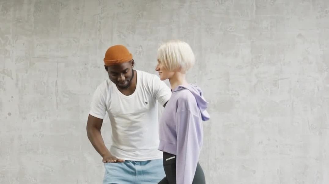 6740275-hd_1080_1920_25fps