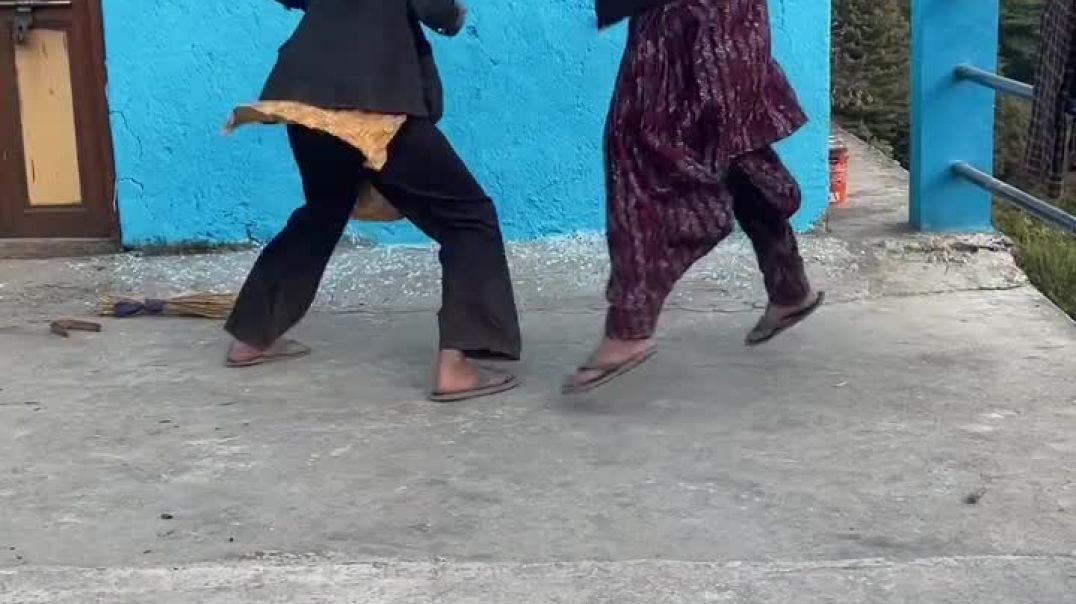 ⁣Galti kar di beach main ja kar 😅😂🤣_