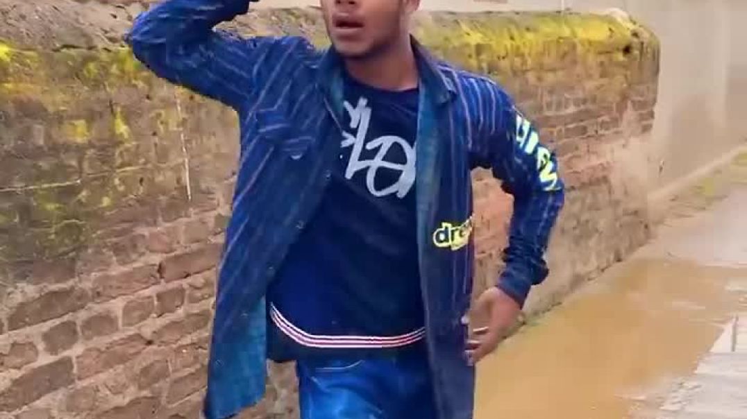 ⁣ऐ भी कोई dance करने की जगह हैं 😂😂 #comedy #funny #realfools #funnyvideo