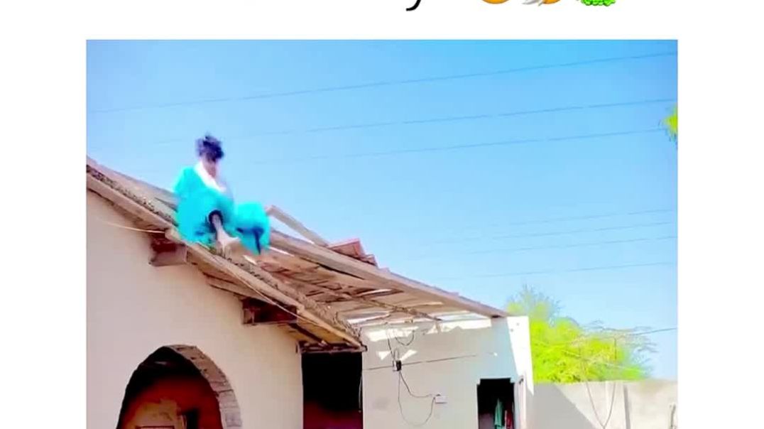 ⁣Sardi Me Mera Dost 🤪