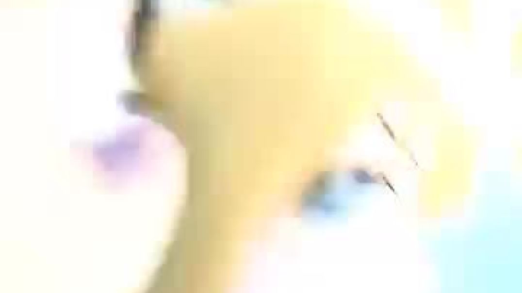 ⁣Girl dances espresso