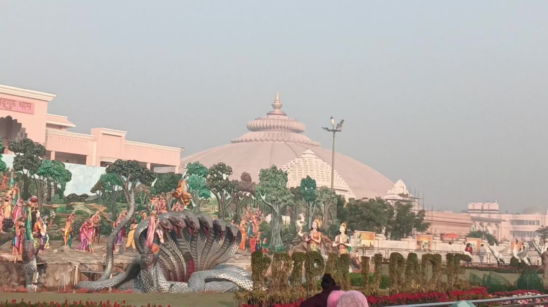 ⁣प्रेम मंदिर वृन्दावन में इसको देखने के लिए लोग बहुत दूर दूर से आते है इतनी मान्यता है