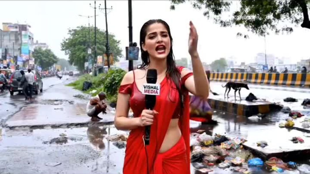 ⁣Barsat me funny news 🤣🤣