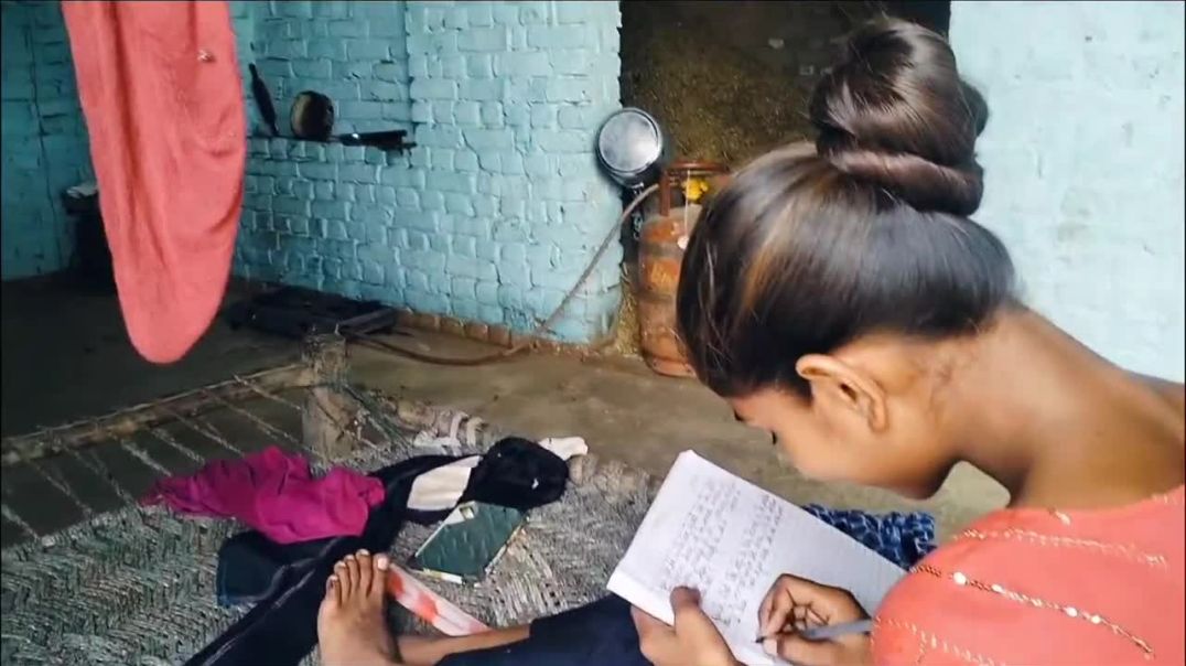 ⁣School me kiya pada rahe hai 😱(720P_60FPS)