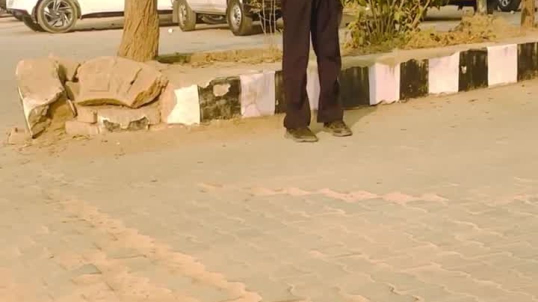 ⁣Security guard ki life