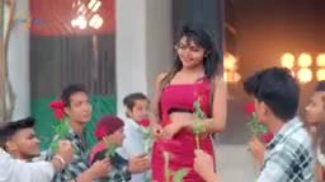 ⁣#bhojpurisong_#video_super_hit_song_new_song_मेहनत_पुजारी_है_बोलो_कब_मेरा_बड़ी_है#bhojpuri(144p)