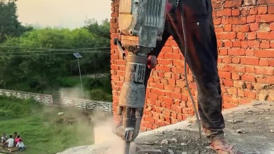 ⁣Slab_demolition_process_#reels_#construction_#instagram_#instareels_#follow_#newconstruction_#constr