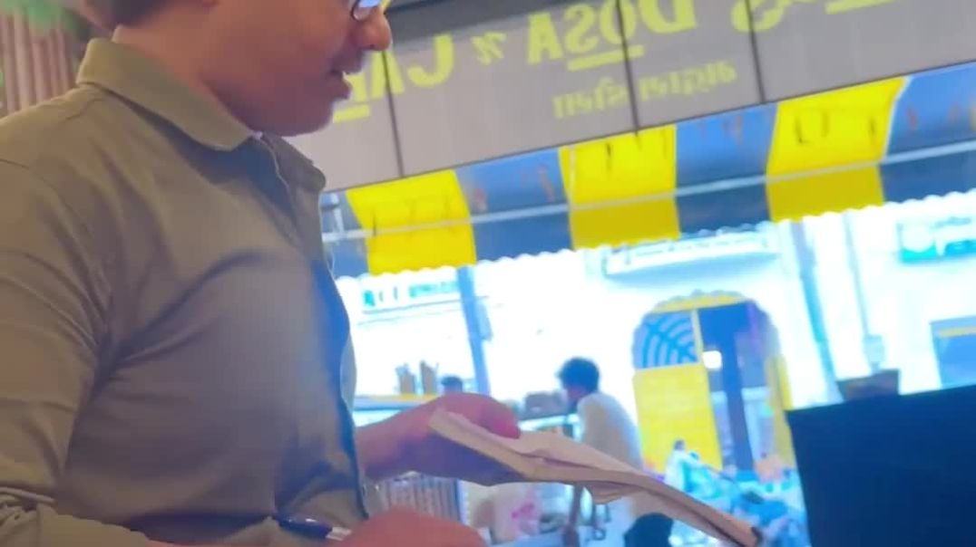 ⁣Restaurant ki Pani puri And Road Side ki pani puri 🤯#food#shorts