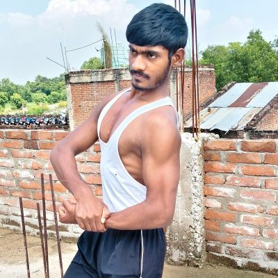 114705169324939640779