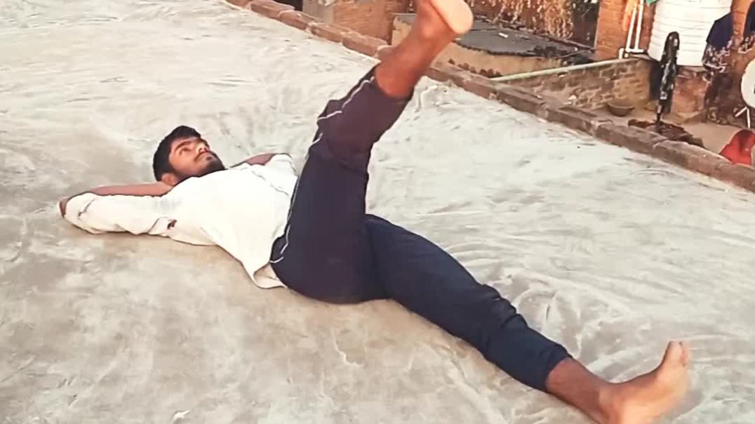 ⁣challenge accept 😜#motivation #challengeaccepted #funny #fh5 #challengeshorts #bimleshfitness