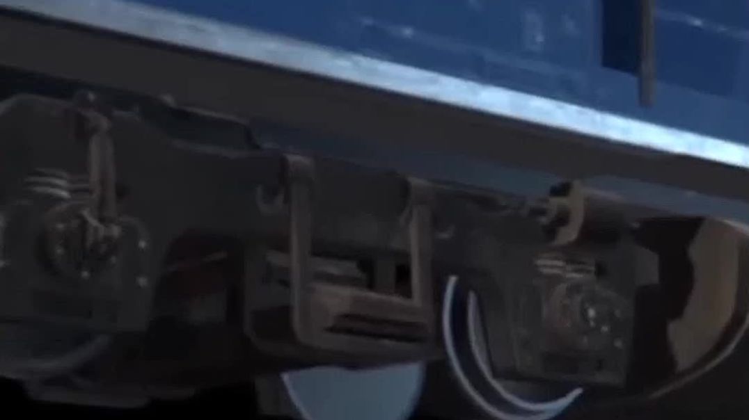 ⁣#ट्रेन के इंजन में रेत क्यों डाला जाता है