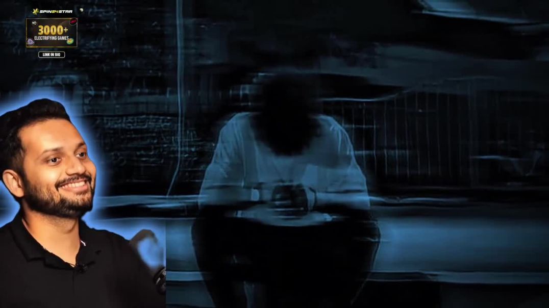 ⁣Mohobat ke hadse akasar tod dete h