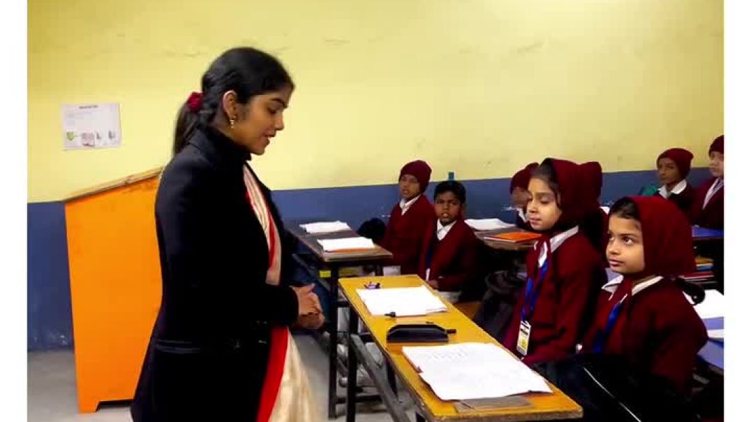 Geeta_ka_updesh_-_adhyaay_-9,_Shlok_-22_#viralteacher_#classroomsinging_#classroom_#fypppppppppppppp