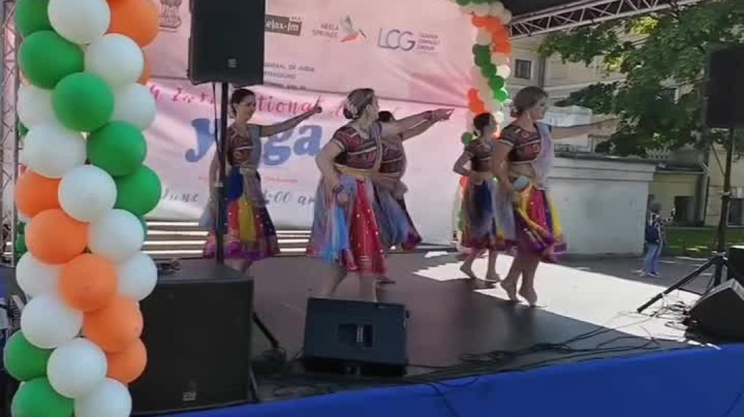 ⁣रूस मैं भारतीय song🙏❤️कृष्ण भक्ति song performance in Russia indian song lord Krishna dance