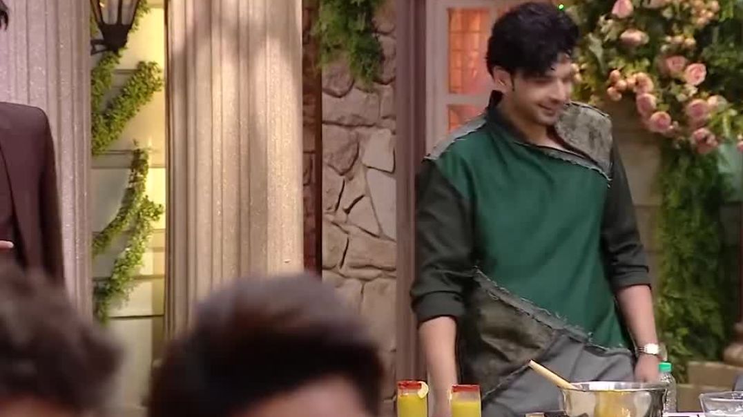 ⁣Lafter queen bharti ji ka birthday celebration 🎊