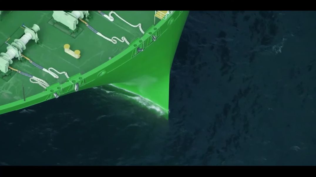 Biggest_container_ship__in_the_world__EVER_ACE__filmed_by_helicopter