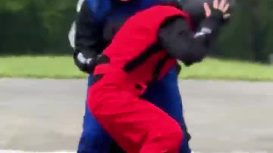 ⁣Jet Engine vs Human for _10k(720P_HD)