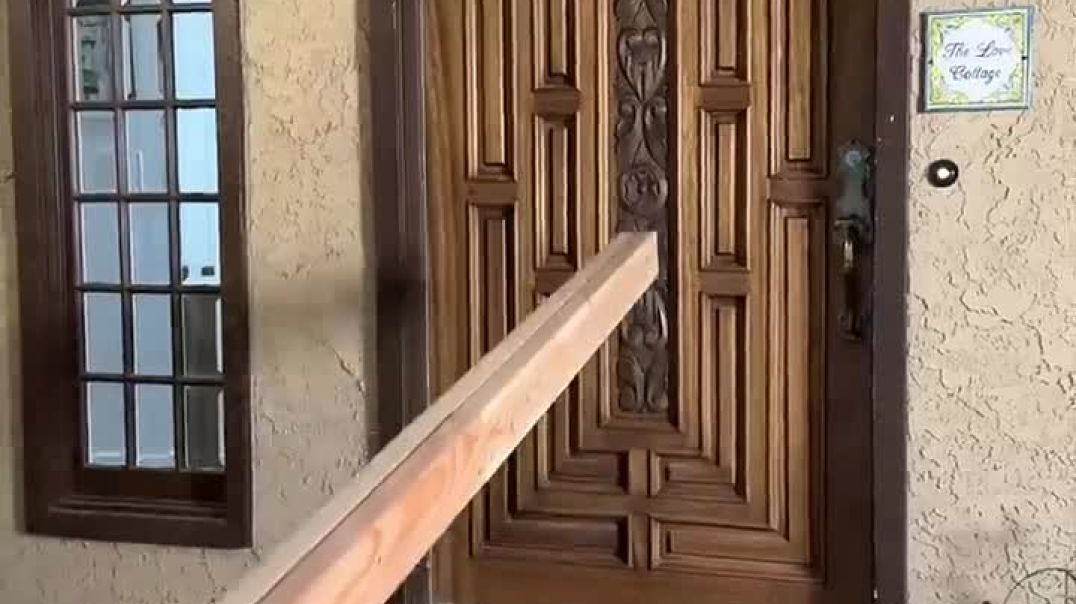 ⁣Real_life_flying_Wicked_costume!_🧹(720p)