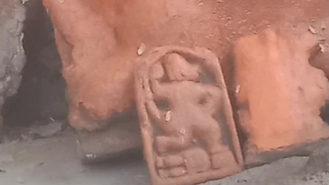 प्राचीन मुर्तीया अवशेष