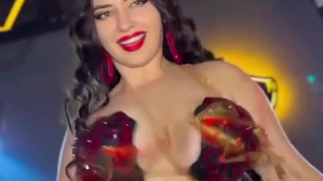 ⁣Very Very hot 🔥 dance videos