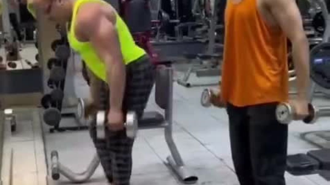 ⁣Copy other at gym