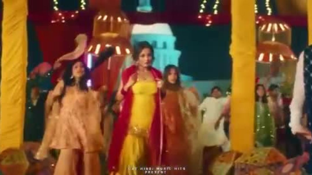 ⁣NASHA__Official_Music_Video____Yo_Yo_Honey_Singh_x_Priyanka_Chopra_Vibes___One_Hindi_Music_Hits(360p