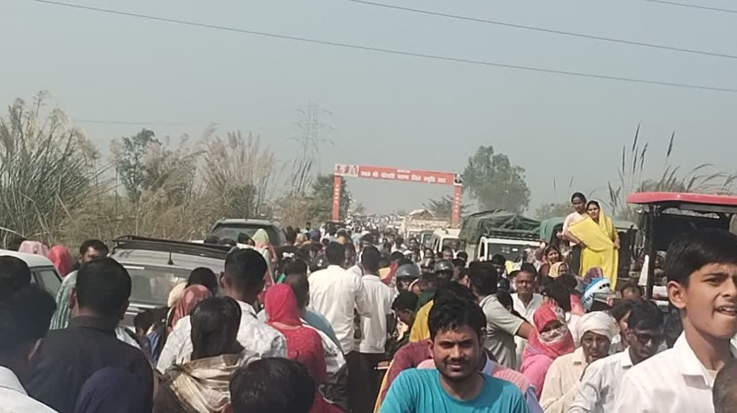 ⁣Ganga snan bhid video 😀😀