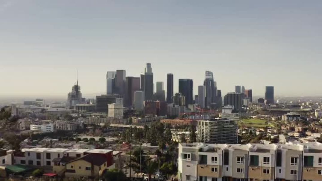 ⁣La Brea S01 Part-01 (Ep 01 - 05)(2021)