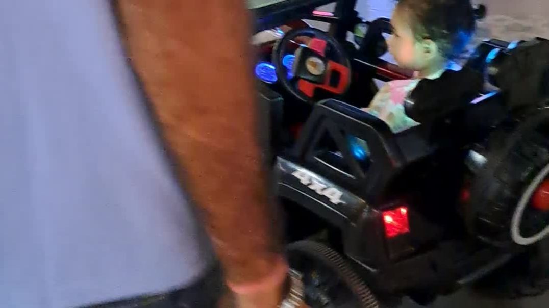 कार में घूमने में # मजा आ रहा है