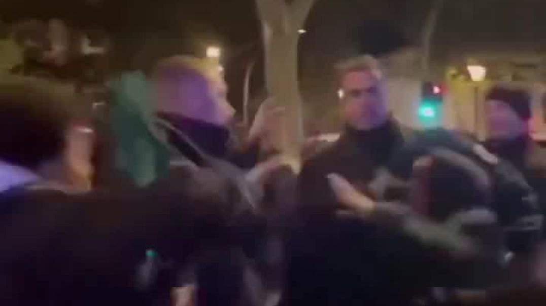 ⁣This is policeman working Germany 🇻🇪🇻🇪