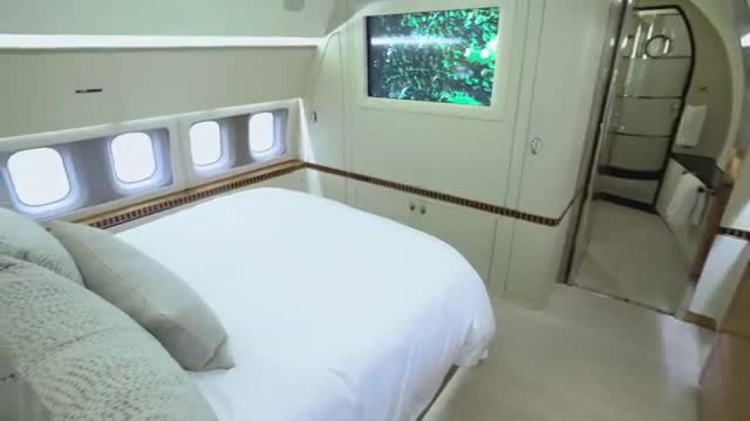 ⁣World_s_Most_Expensive_Flights!(360p)