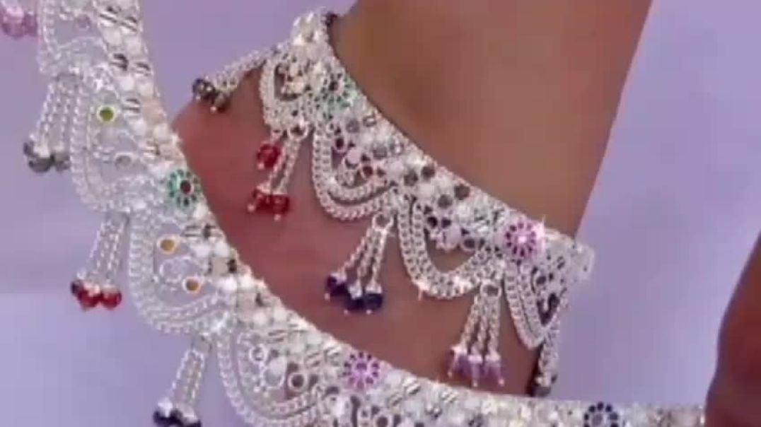 ⁣Many New designer silver payal